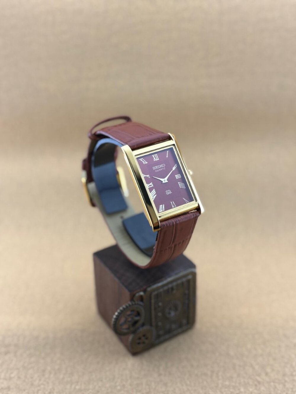 RED GOLD VINTAGE Seiko Vintage slim men's wristwatch